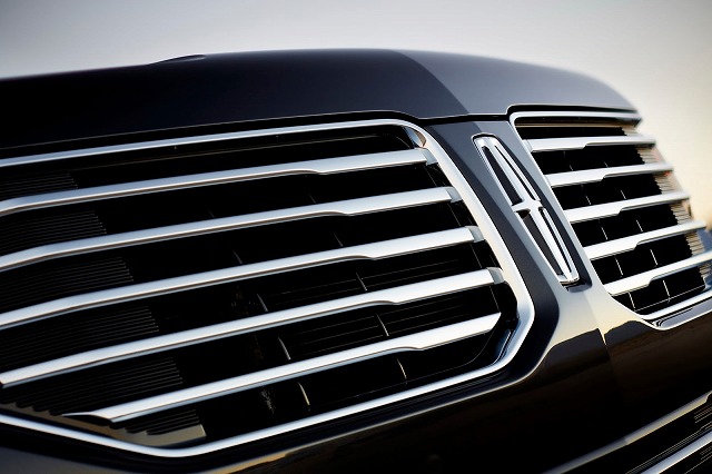 2015-lincoln-navigator-official-unveiled-photo-gallery_18.jpg 1390505010.jpg